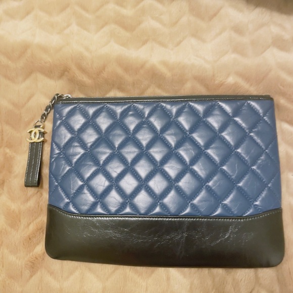 Chanel Small Gabriel O Case - Picture 3 of 14